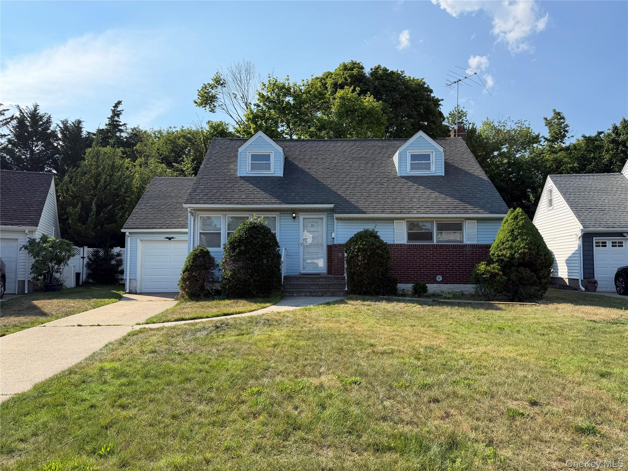 21 Morris Road Bethpage, NY 11714 - Photo 1 of 3