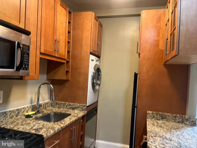 a close view of sink and tap