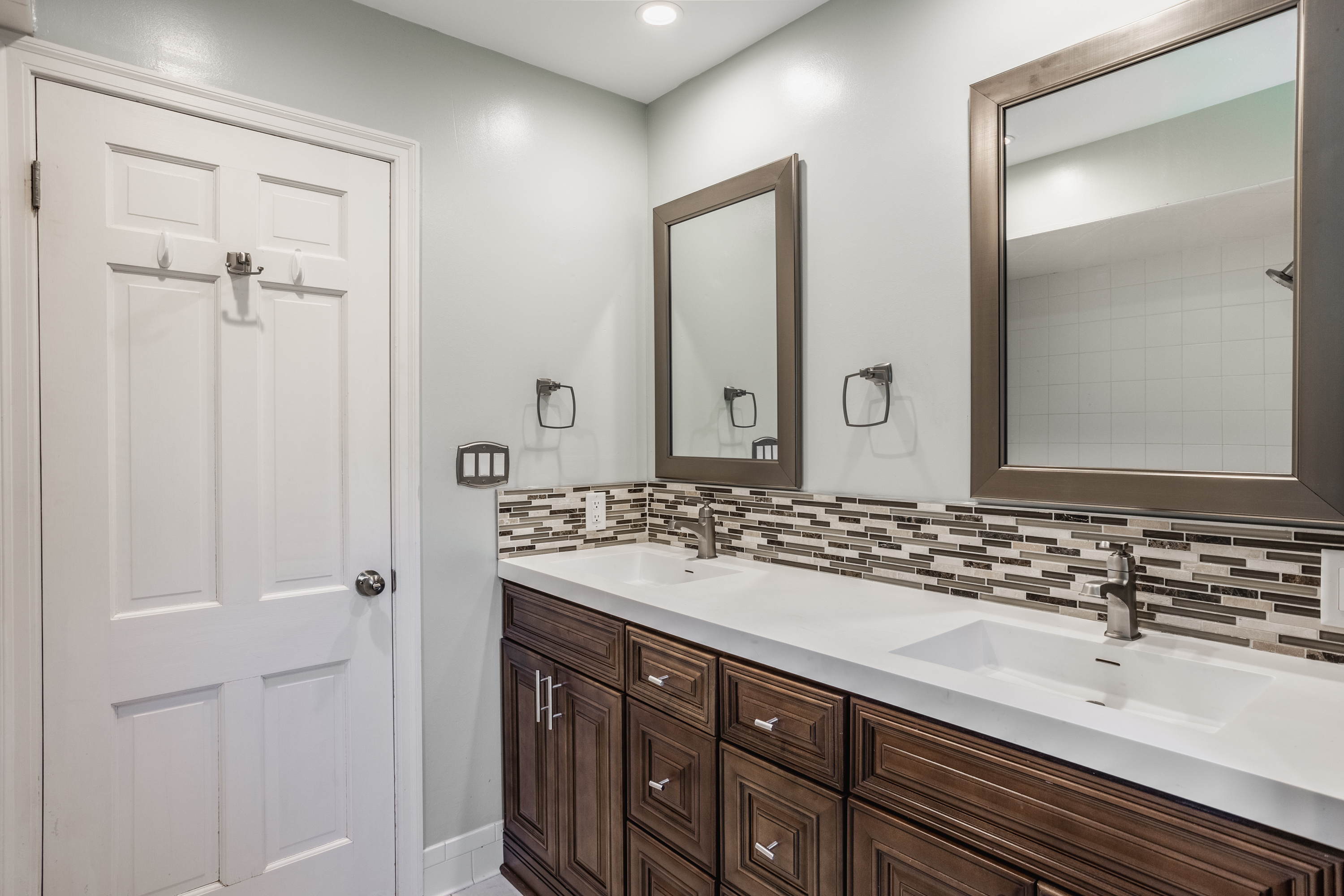 8073 Claridge Road Indianapolis, IN 46260 - Photo 13 of 28 Gallery Image 13
