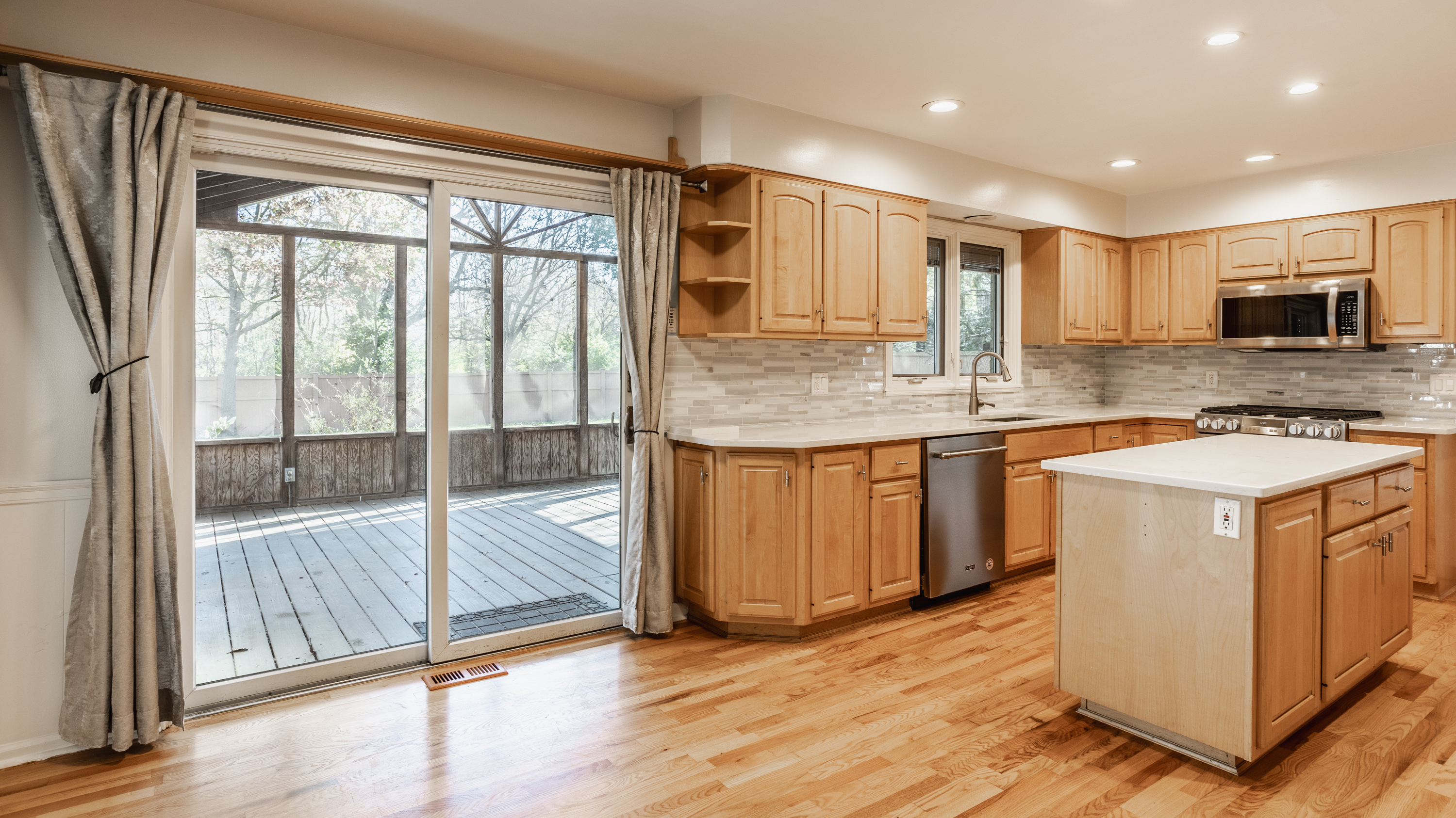 8073 Claridge Road Indianapolis, IN 46260 - Photo 2 of 28 Gallery Image 2