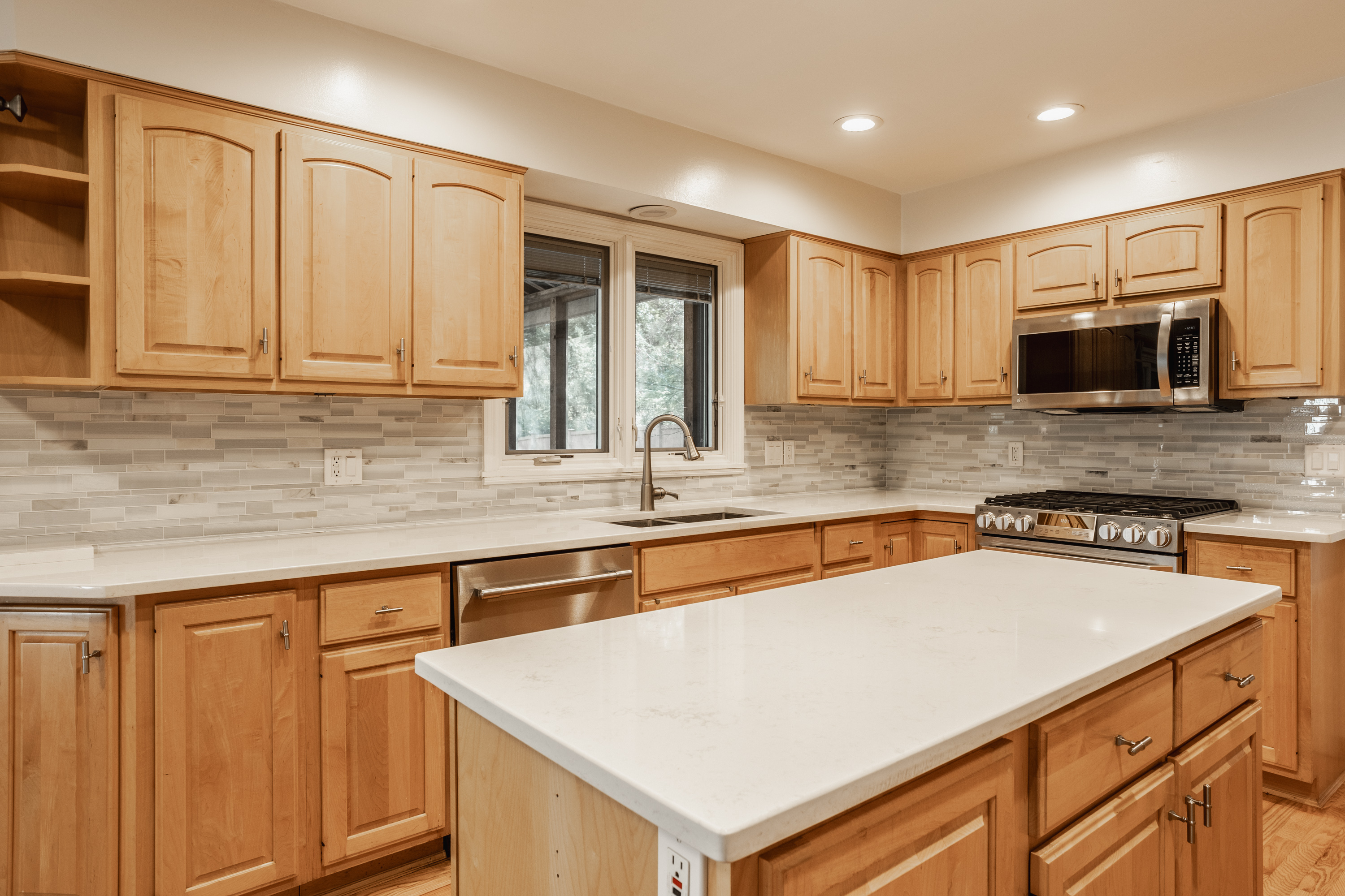 8073 Claridge Road Indianapolis, IN 46260 - Photo 22 of 28 Gallery Image 22