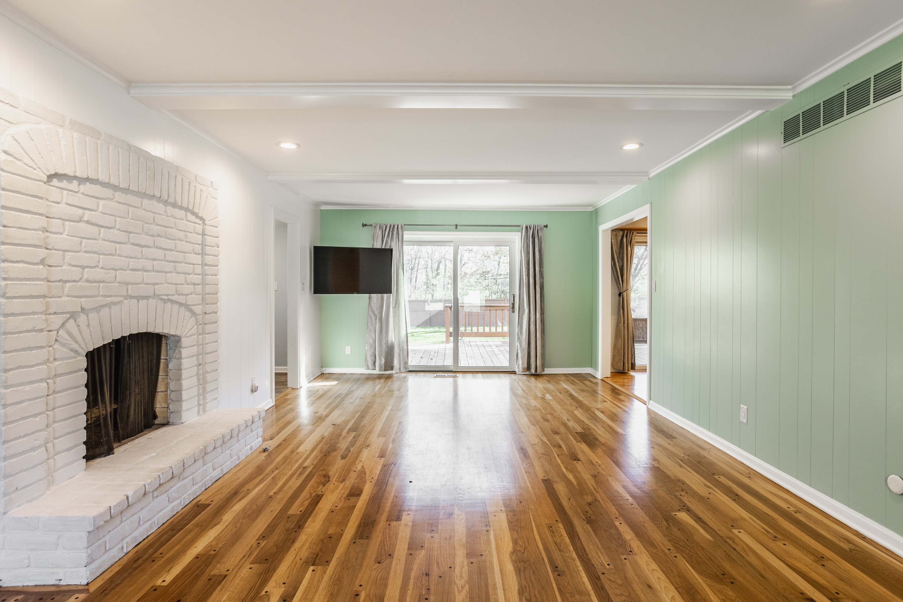 8073 Claridge Road Indianapolis, IN 46260 - Photo 7 of 28 Gallery Image 7