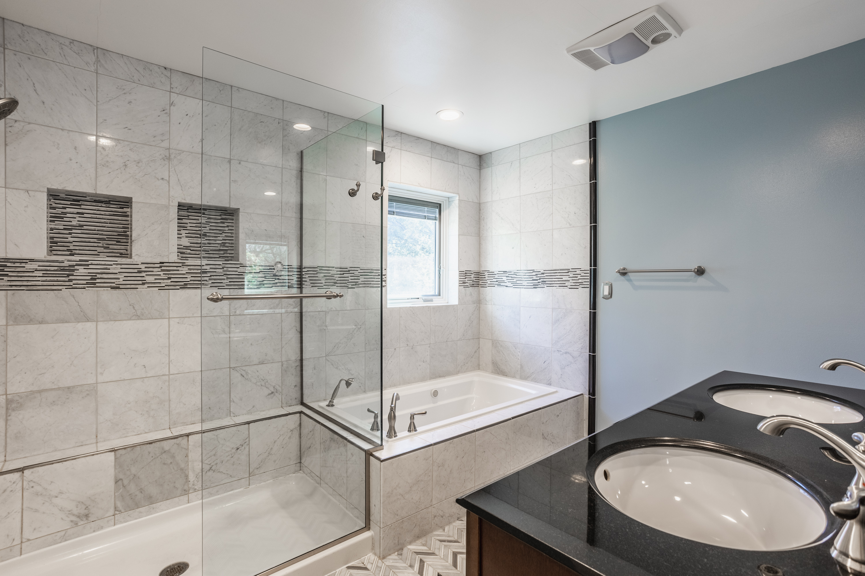 8073 Claridge Road Indianapolis, IN 46260 - Photo 10 of 28 Gallery Image 10