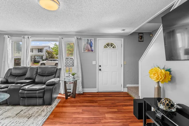 $340,000 | 68 Crest Circle, Worcester, MA 01603