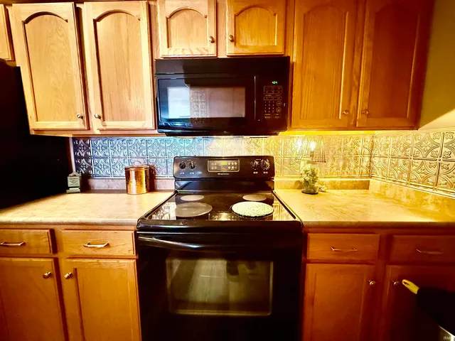 $224,900 | 1919 Greyson Drive, Auburn, IN 46706