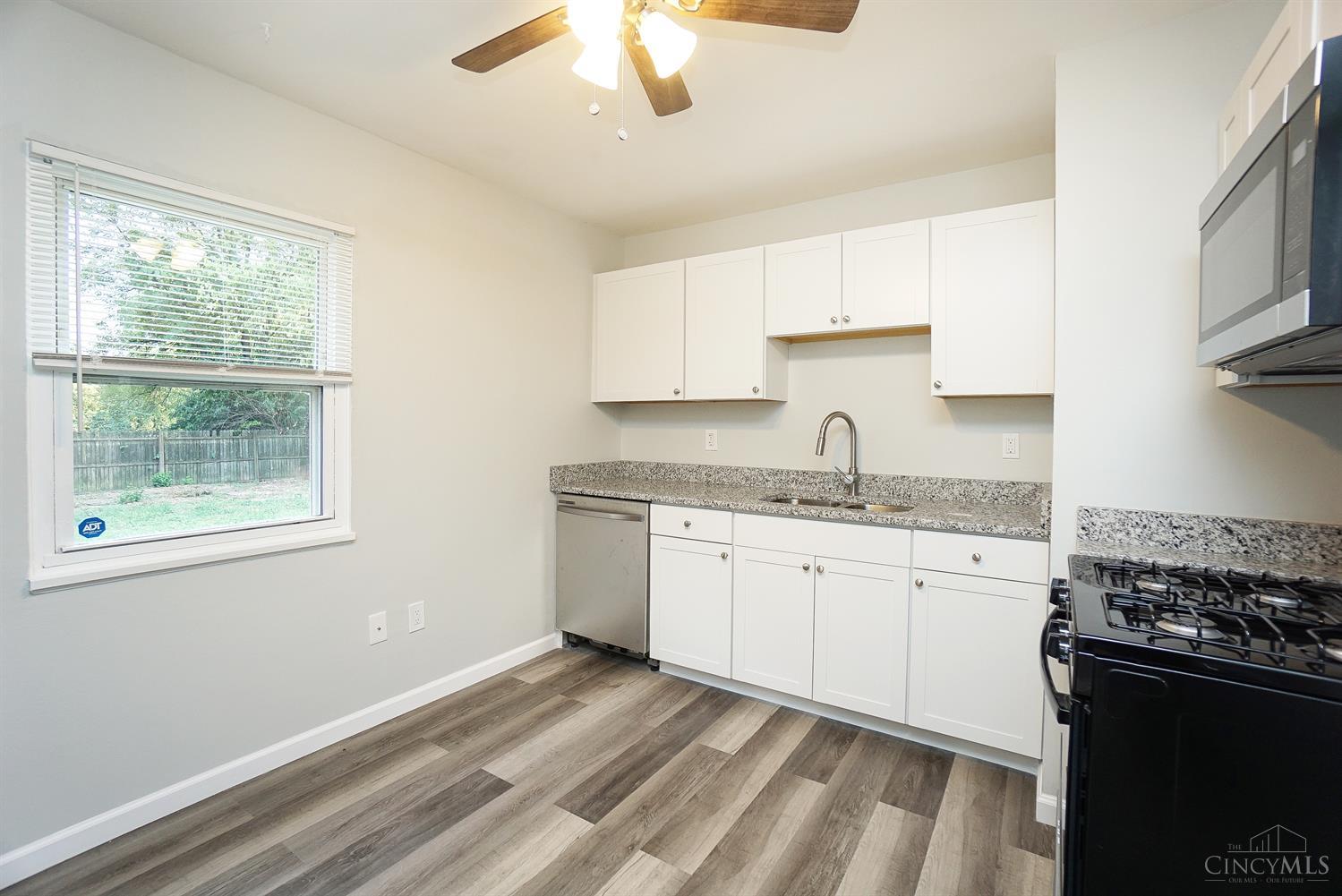 2795 Springdale Road Cincinnati, OH 45251 - Photo 8 of 17