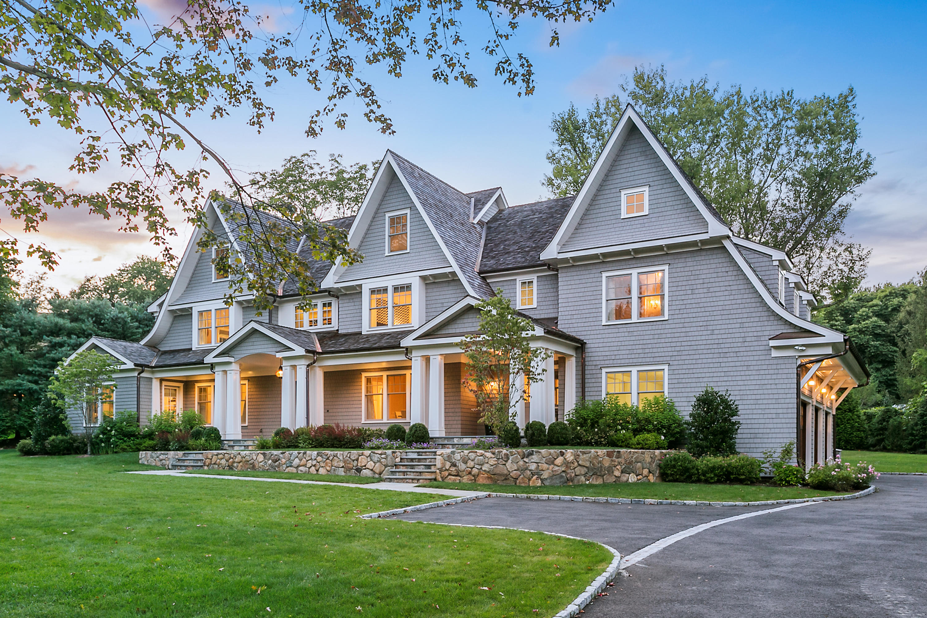 001-Front_Twilight-4720665-large