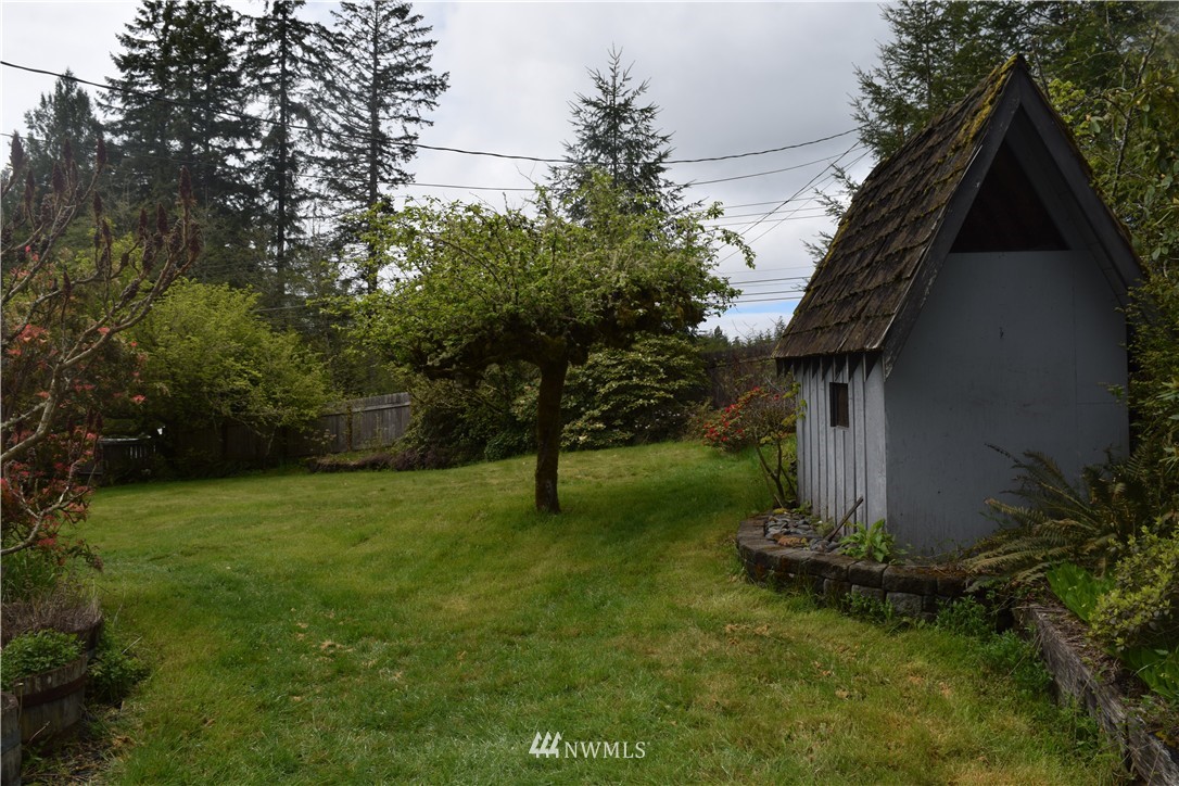 6030 East Grapeview Loop Road Allyn, WA 98524 - Photo 4 of 25 Gallery Image 4