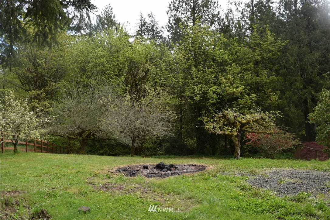 6030 East Grapeview Loop Road Allyn, WA 98524 - Photo 6 of 25 Gallery Image 6