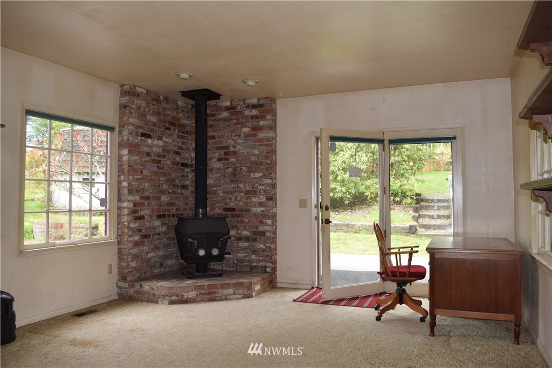 6030 East Grapeview Loop Road Allyn, WA 98524 - Photo 10 of 25 Gallery Image 10