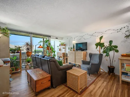 $399,900 | 800 Elgin Road, Unit 1220, Evanston, IL 60201