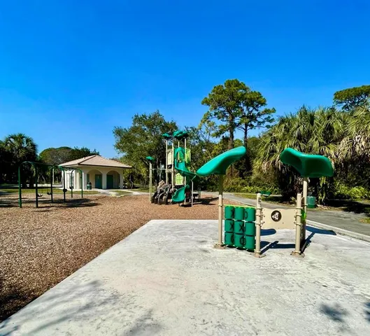 a view of a garden with a tree