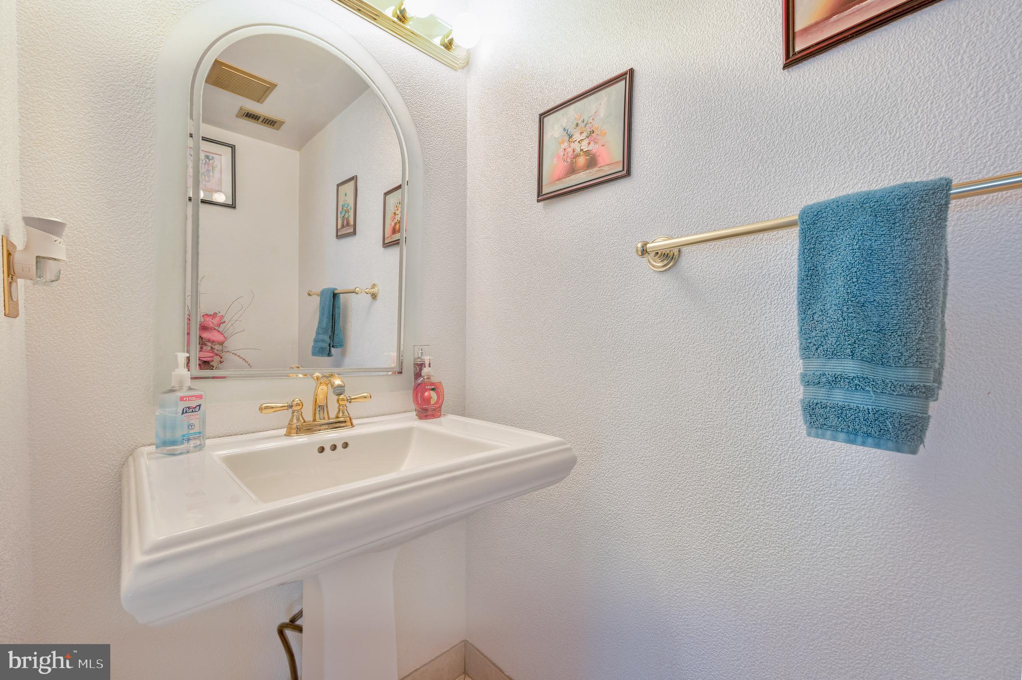 13360 Susan Terrace Philadelphia, PA 19116 - Photo 6 of 29 a bathroom with a sink and a mirror