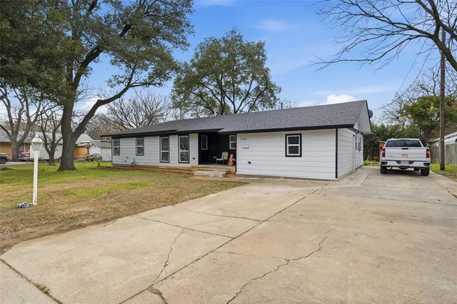 $270,000 | 1020 East Walnut Street, Hillsboro, TX 76645
