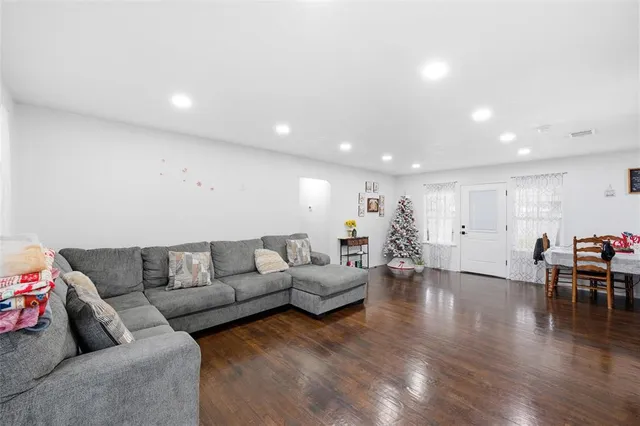 $270,000 | 1020 East Walnut Street, Hillsboro, TX 76645