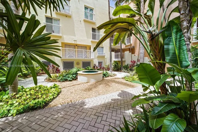 $9,950 | 100 Jefferson Avenue, Unit 10012, Miami Beach, FL 33139