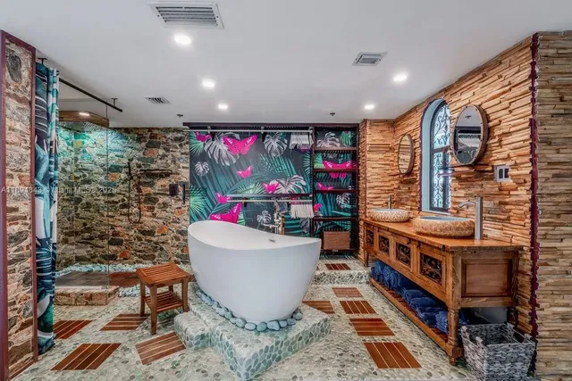 $9,950 | 100 Jefferson Avenue, Unit 10012, Miami Beach, FL 33139