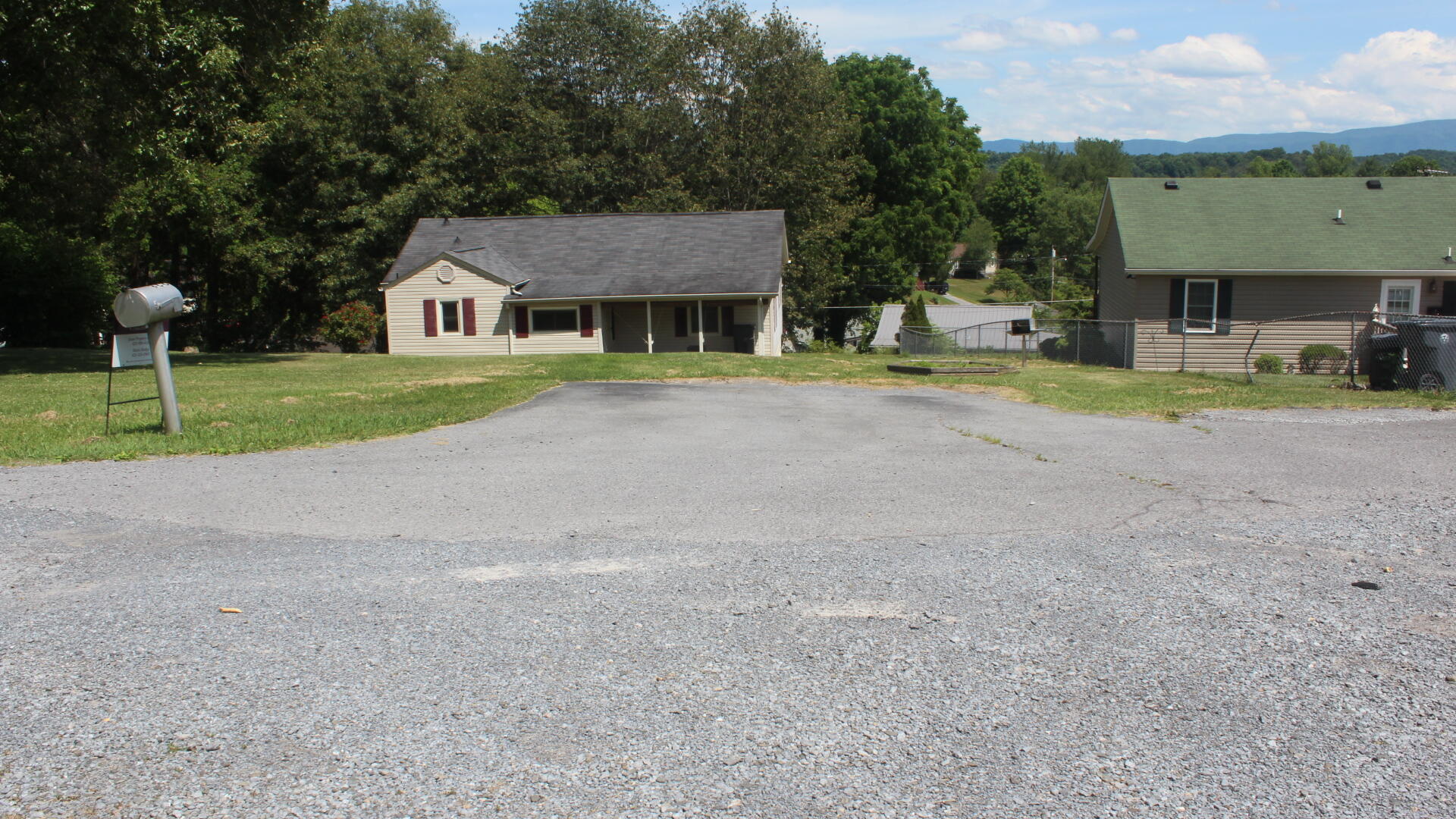 228 Jonesboro Road Bristol, TN 37620 - Photo 13 of 13 IMG_3466