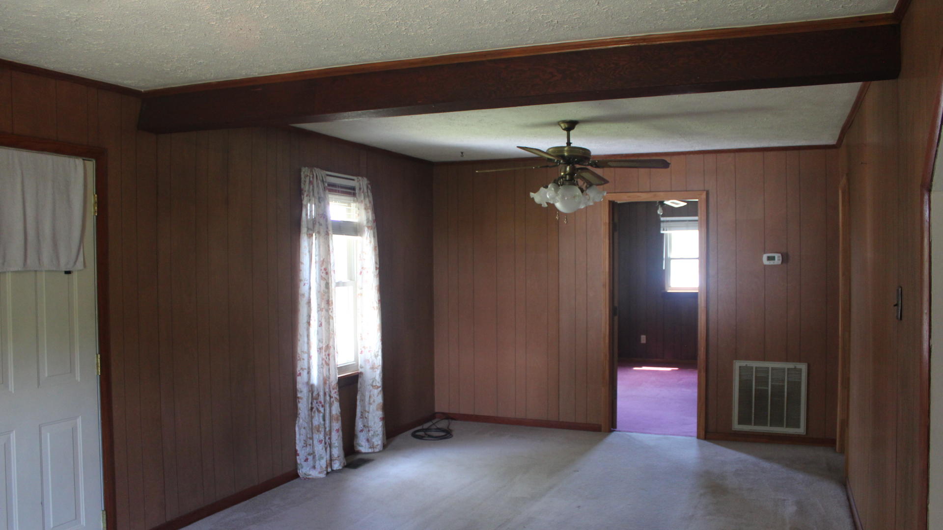 228 Jonesboro Road Bristol, TN 37620 - Photo 9 of 13 IMG_3444