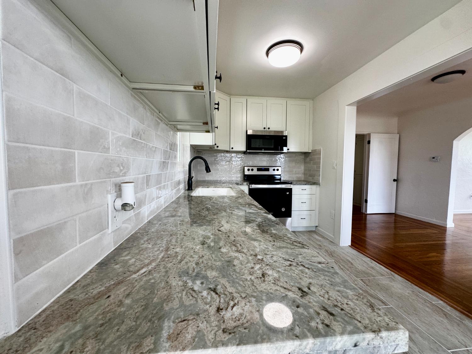 944 West 22nd Street Merced, CA 95340 - Photo 7 of 26