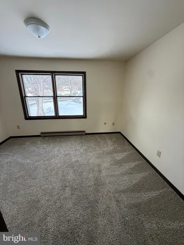 $1,295 | 228 West 8th Street, Waynesboro, PA 17268