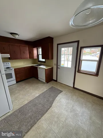 $1,295 | 228 West 8th Street, Waynesboro, PA 17268