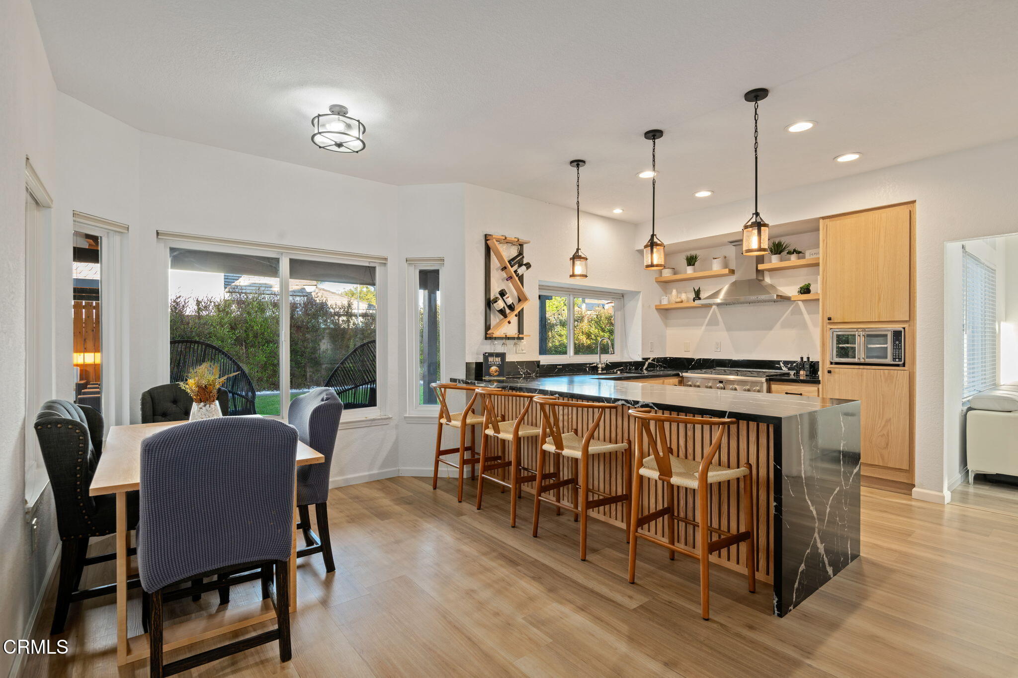 800 Coronado Place Oxnard, CA 93030 - Photo 17 of 43 12 - Breakfast Area - Kitchen