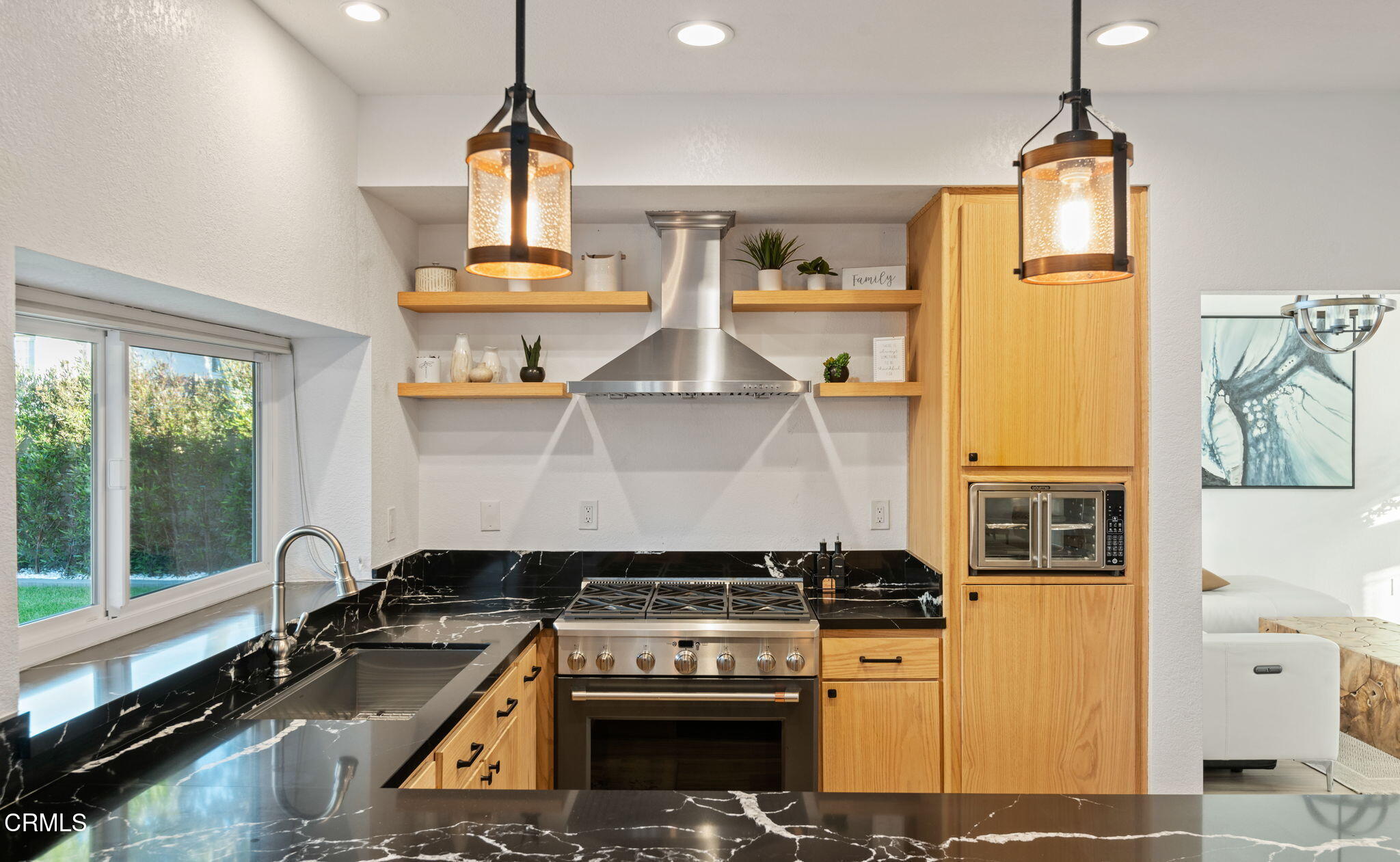 800 Coronado Place Oxnard, CA 93030 - Photo 18 of 43 13 - Kitchen