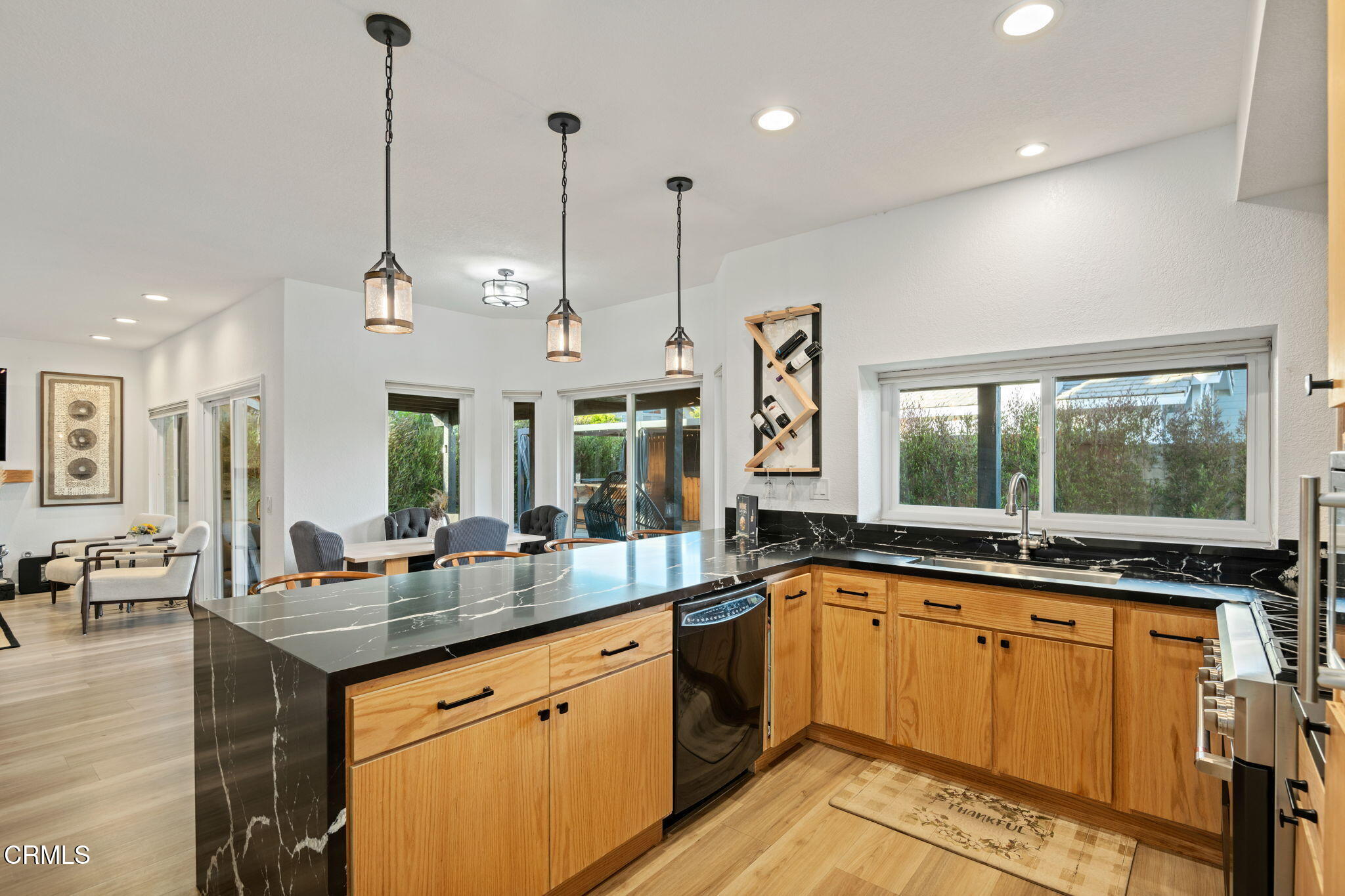 800 Coronado Place Oxnard, CA 93030 - Photo 19 of 43 14 - Kitchen