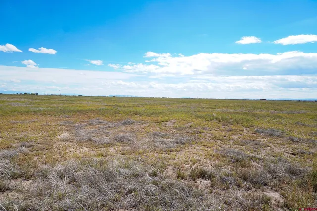 a view of a room with an empty space