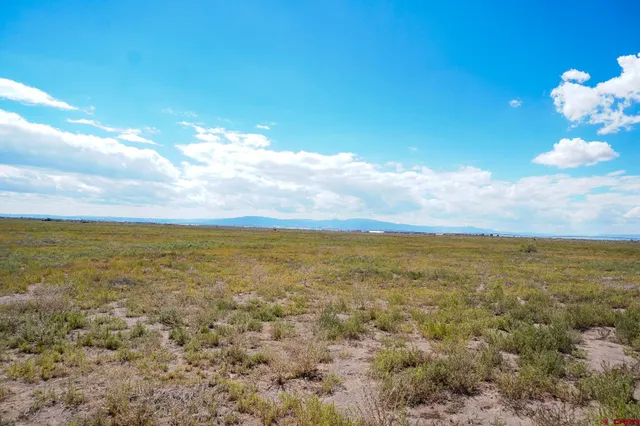 a view of a houses with sky view