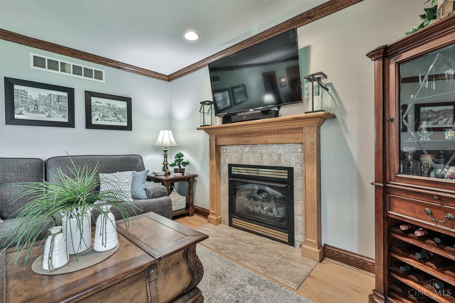 4663 Rustic Way Cincinnati, OH 45245 - Photo 10 of 56 Gallery Image 10
