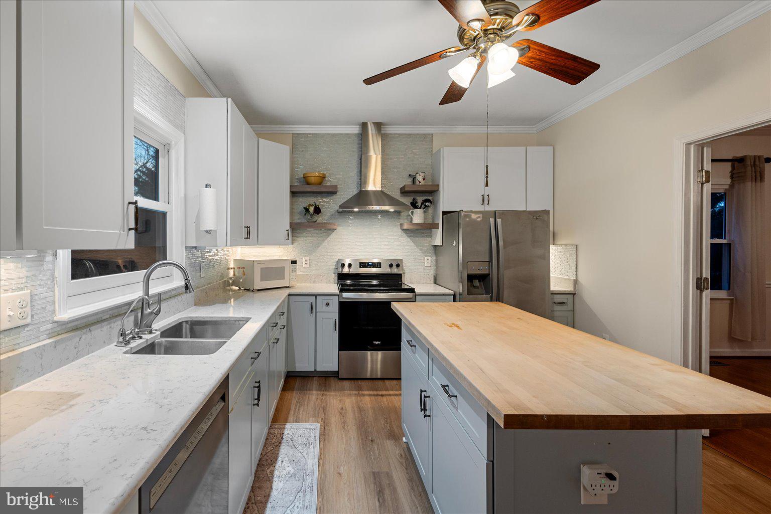 43619 Preddy Court Ashburn, VA 20147 - Photo 4 of 28