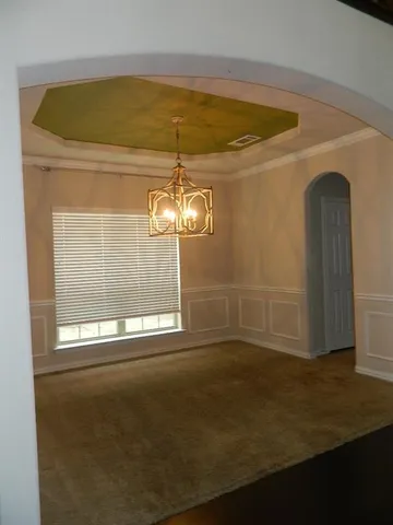 a view of empty room with window