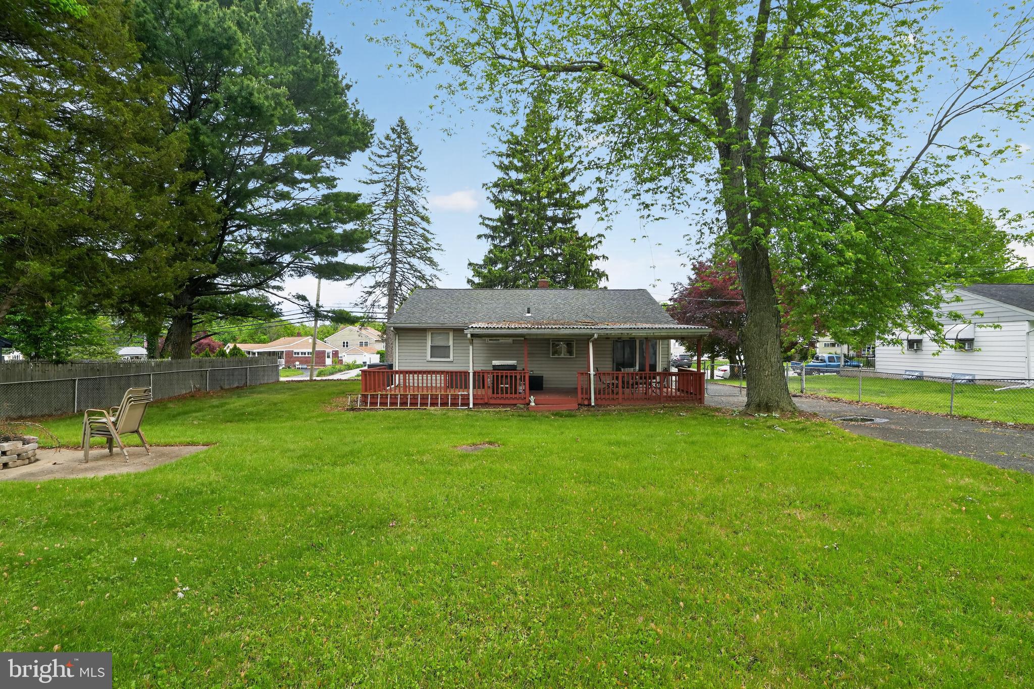 2112 Bridgewater Road Aston, PA 19014 - Photo 3 of 37