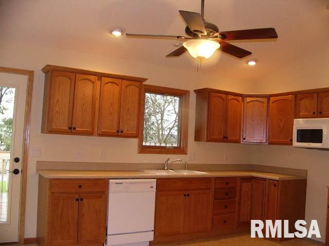 3517 Shady Ridge Court Davenport, IA 52806 - Photo 2 of 8