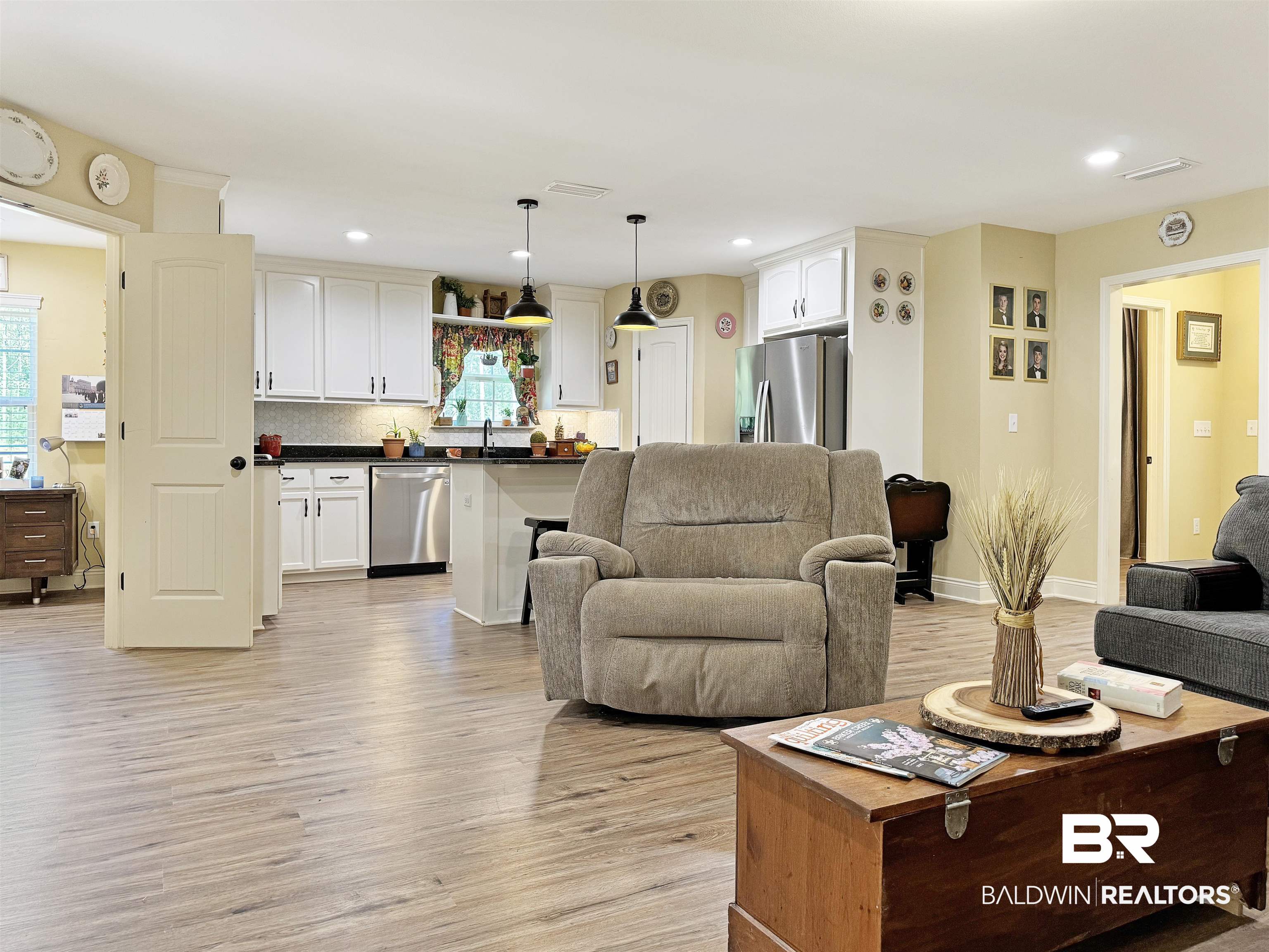 30687 Brady Road Robertsdale, AL 36567 - Photo 11 of 53 Living Room