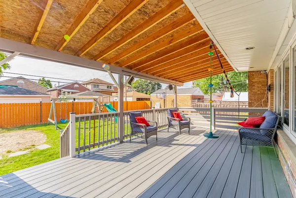 $480,000 | 1910 North 74th Avenue, Elmwood Park, IL 60707