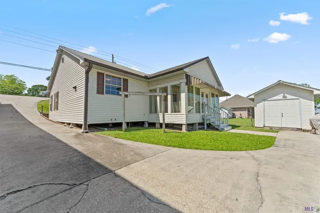 $555,000 | 6350 False River Drive, Oscar, LA 70762