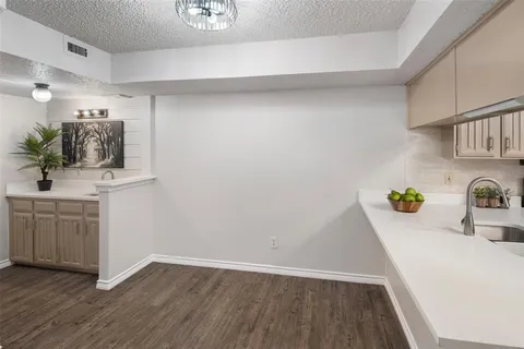 $250,000 | 333 Melrose Drive, Unit 22D, Richardson, TX 75080
