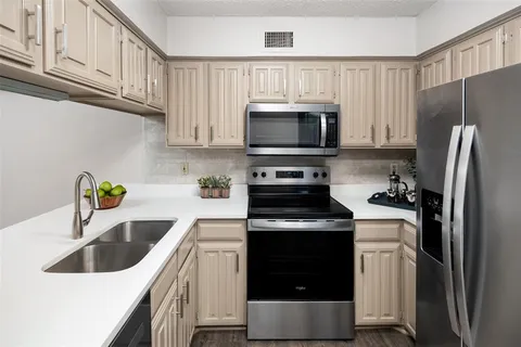 $250,000 | 333 Melrose Drive, Unit 22D, Richardson, TX 75080