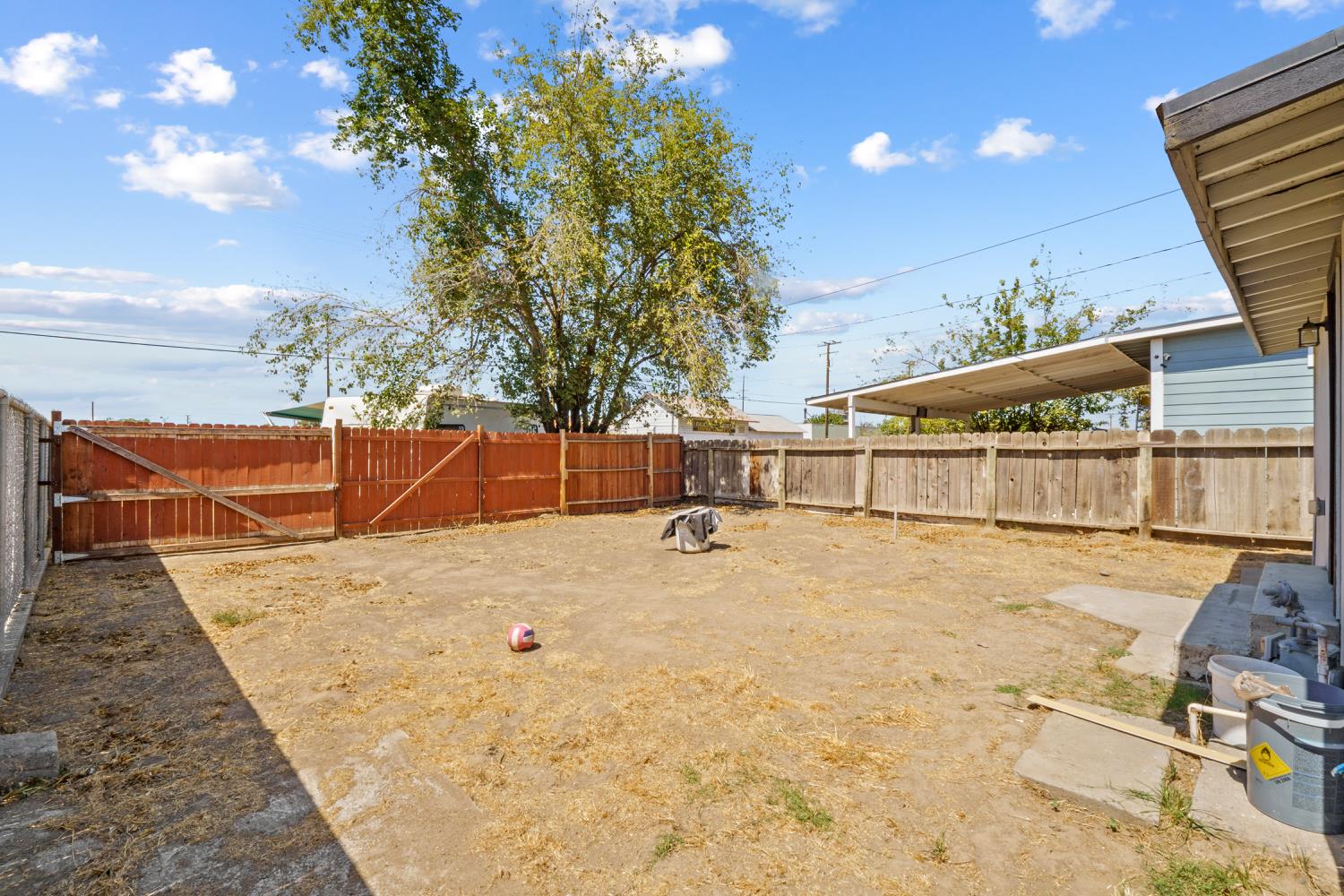 124 East 4th Street Hanford, CA 93230 - Photo 20 of 23 a view of outdoor space with seating