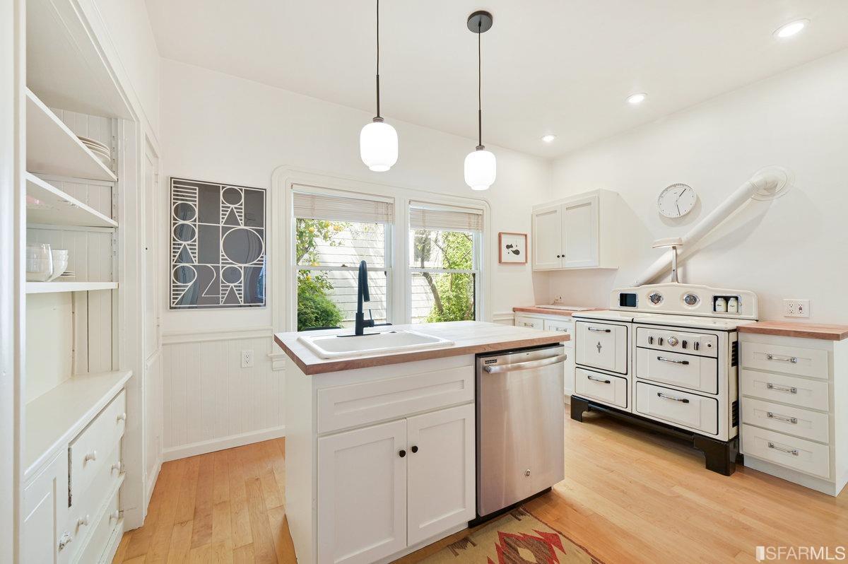 74 Hamilton Place Oakland, CA 94612 - Photo 17 of 34