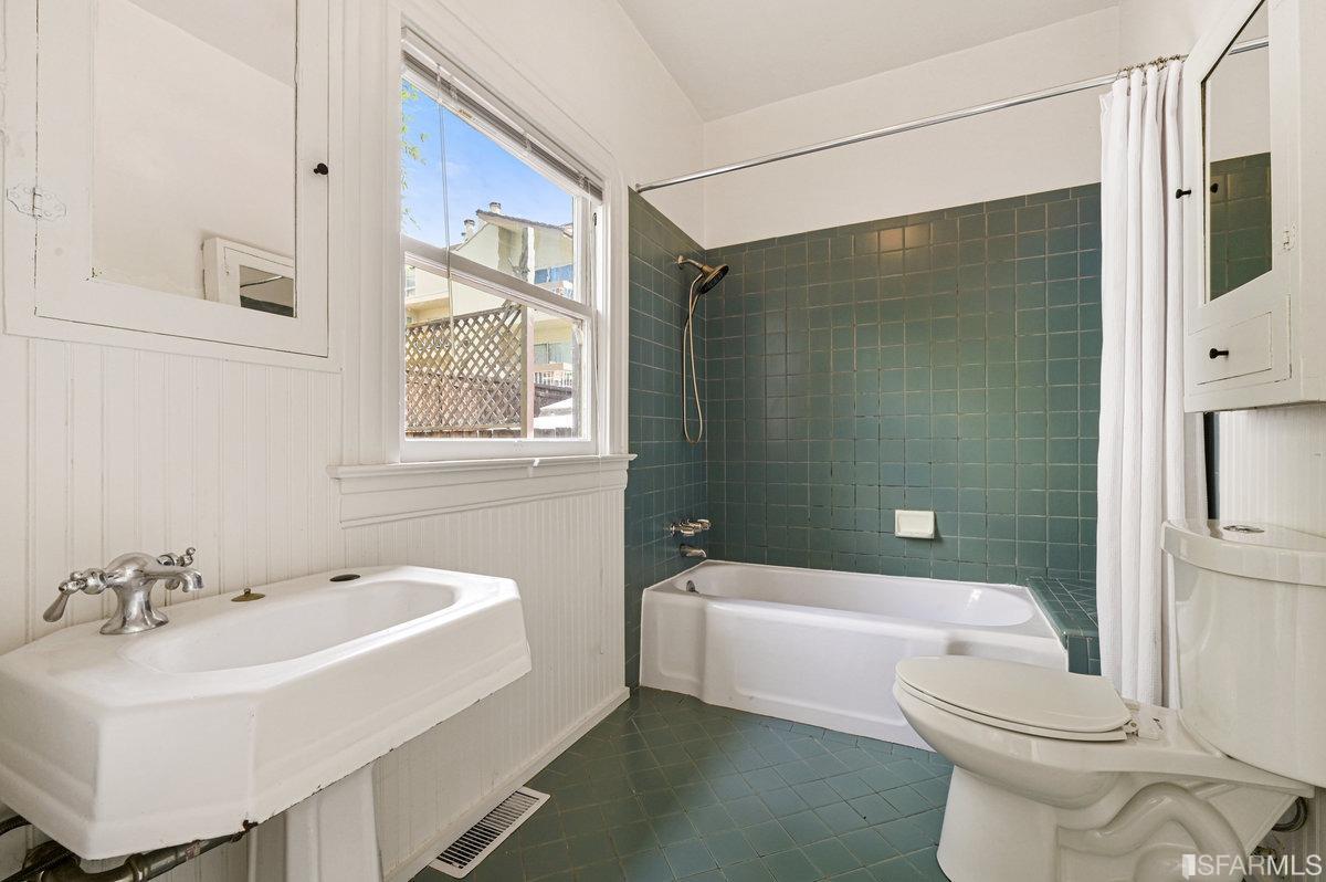 74 Hamilton Place Oakland, CA 94612 - Photo 24 of 34