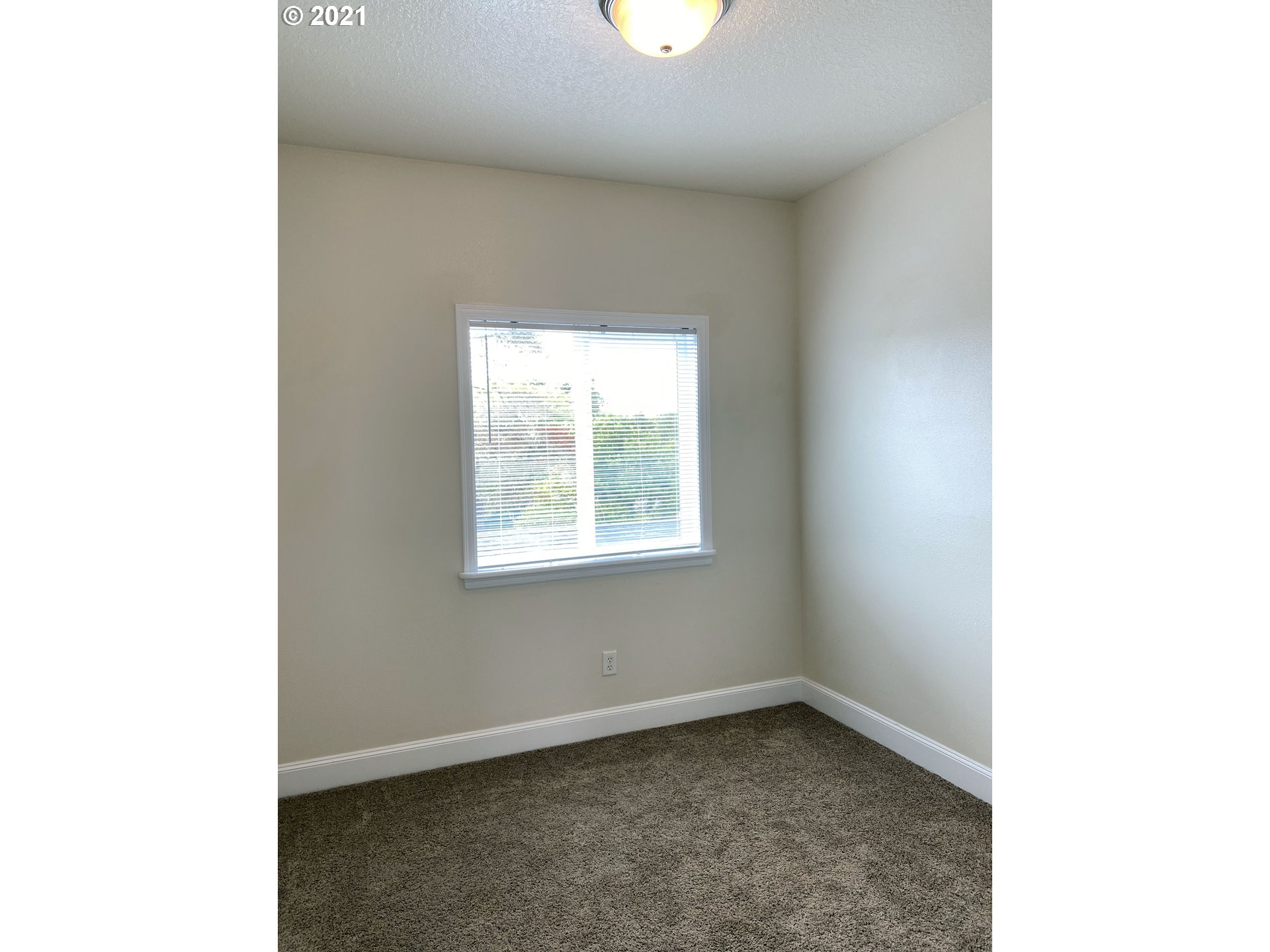 1112 9th Street Florence, OR 97439 - Photo 11 of 22 Gallery Image 11