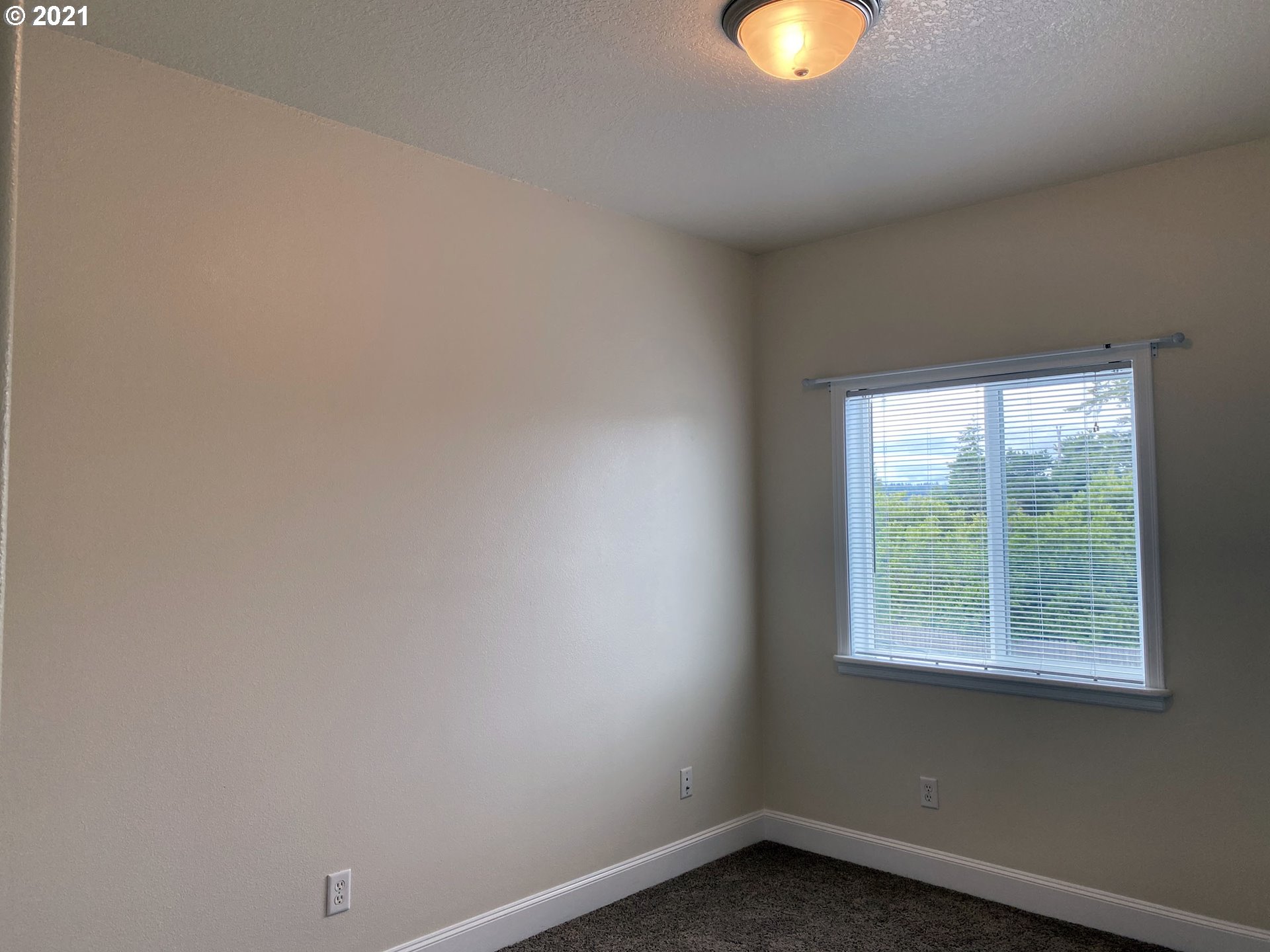1112 9th Street Florence, OR 97439 - Photo 13 of 22 Gallery Image 13