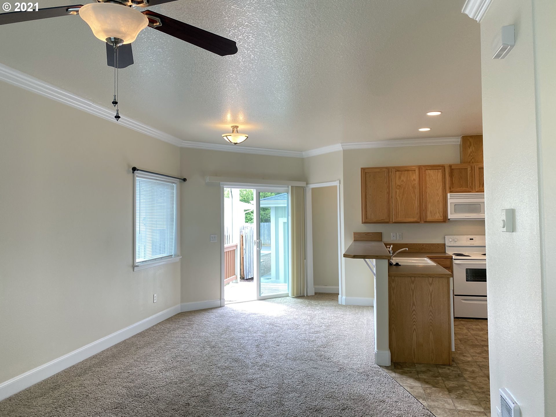 1112 9th Street Florence, OR 97439 - Photo 20 of 22 Gallery Image 20