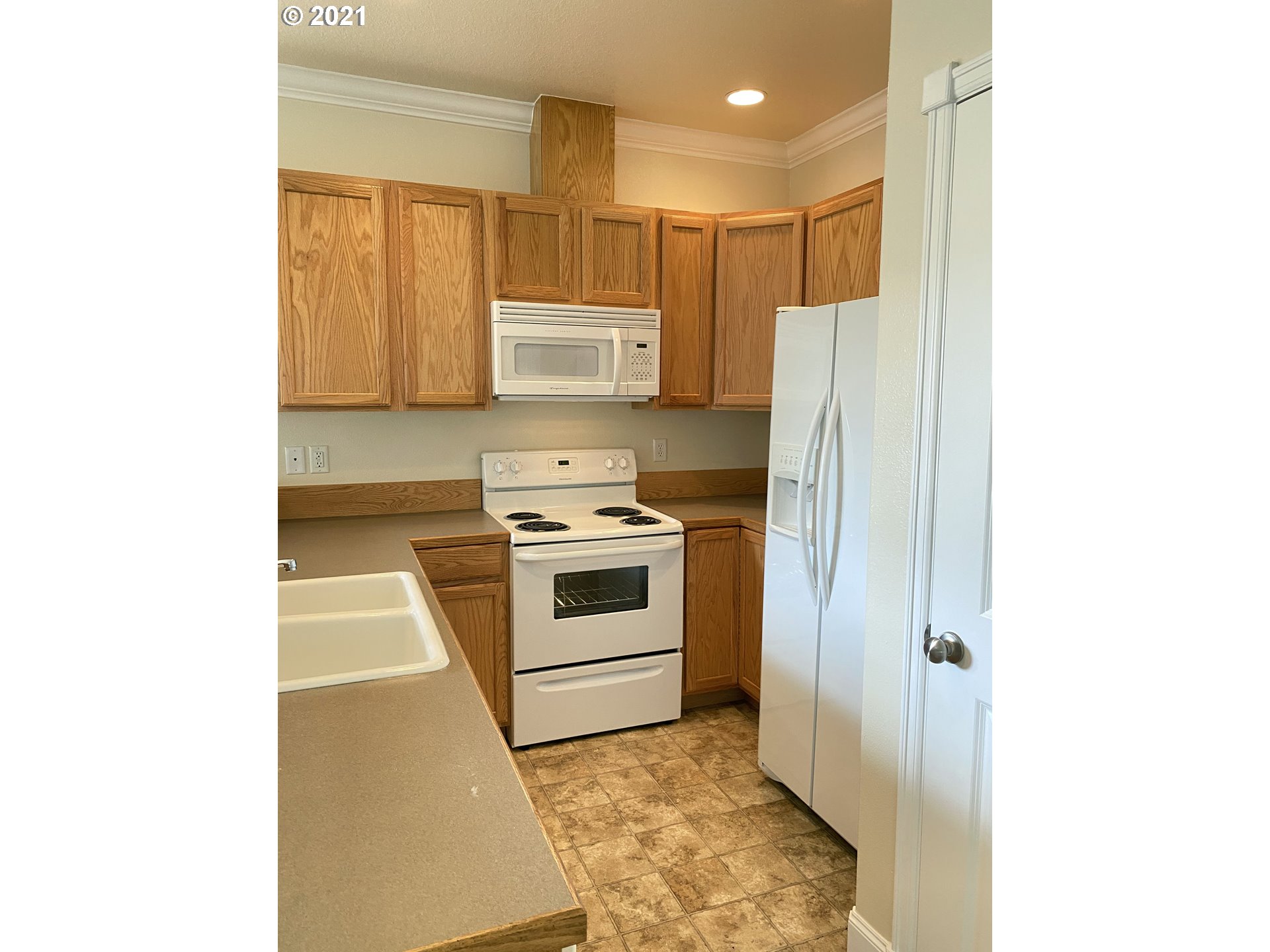 1112 9th Street Florence, OR 97439 - Photo 6 of 22 Gallery Image 6