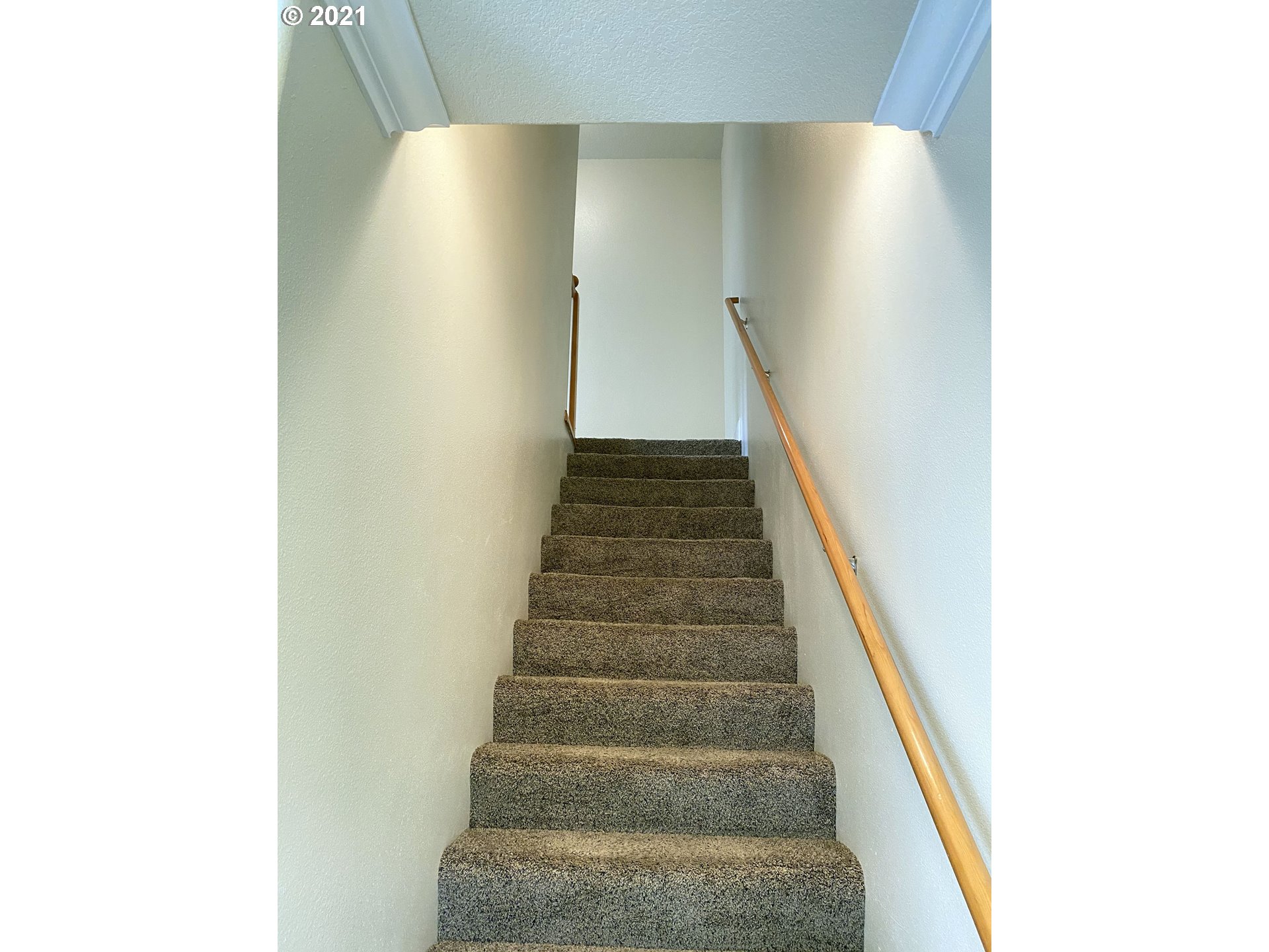 1112 9th Street Florence, OR 97439 - Photo 9 of 22 Gallery Image 9