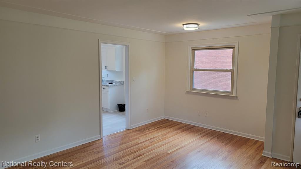 9030 Hemingway Redford, MI 48239 - Photo 4 of 27
